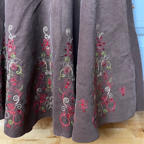 XS, S, Vintage Soft Corduroy Skirt with Embroidery - Picture 7 of 10